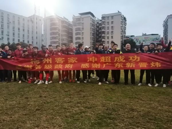 据统计，在赛季前25场比赛中，勒沃库森狂轰81球，同时只丢了18球，完成了11次零封。